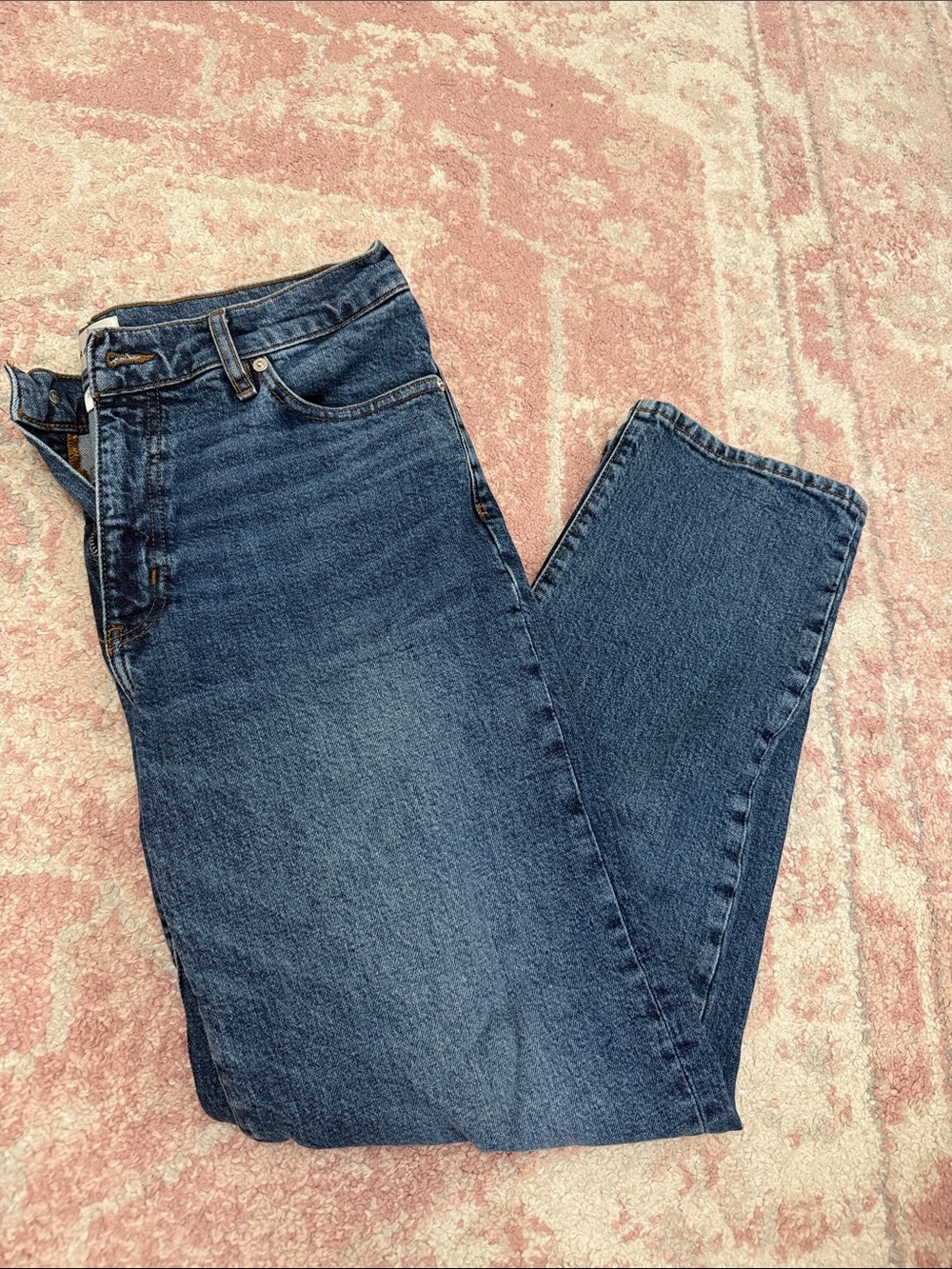 Frame Denim Straight Leg Jeans in Dark Blue Wash. worn 2x